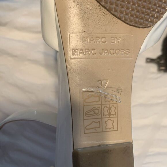 Marc Jacobs Authentic Solid White Patent Leather Low Wedge Sandals 7 - Picture 7 of 8